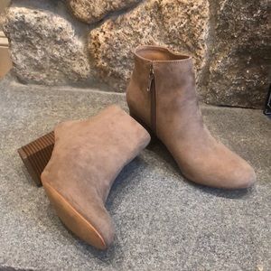 Ann Taylor LOFT Ankle Bootie.